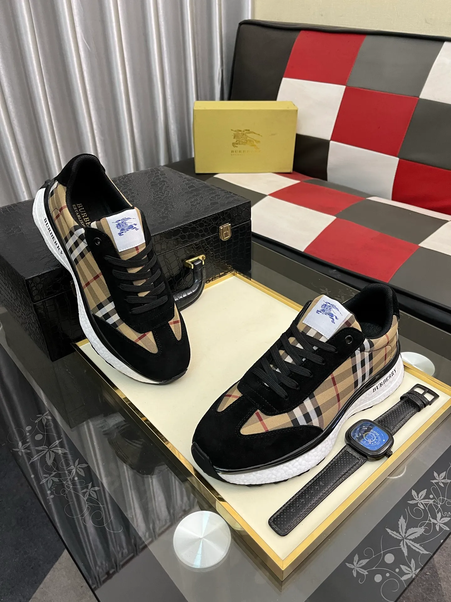 Men's shoes 💰438⌚️⌚️[BURBERRY] Burberry's authentic original high-end casual shoes🇨🇳Exquisite craftsmanship, this fabric is made of high mercerized fabric💯top layer🐷leather lining, suitable for drivers to drive🌴Original wear-resistant rubber outsole, versatile style, worth owning🍓Sizes 38-442️⃣Colors available